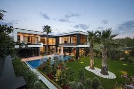 Enjoy the Beauty of the Floating City